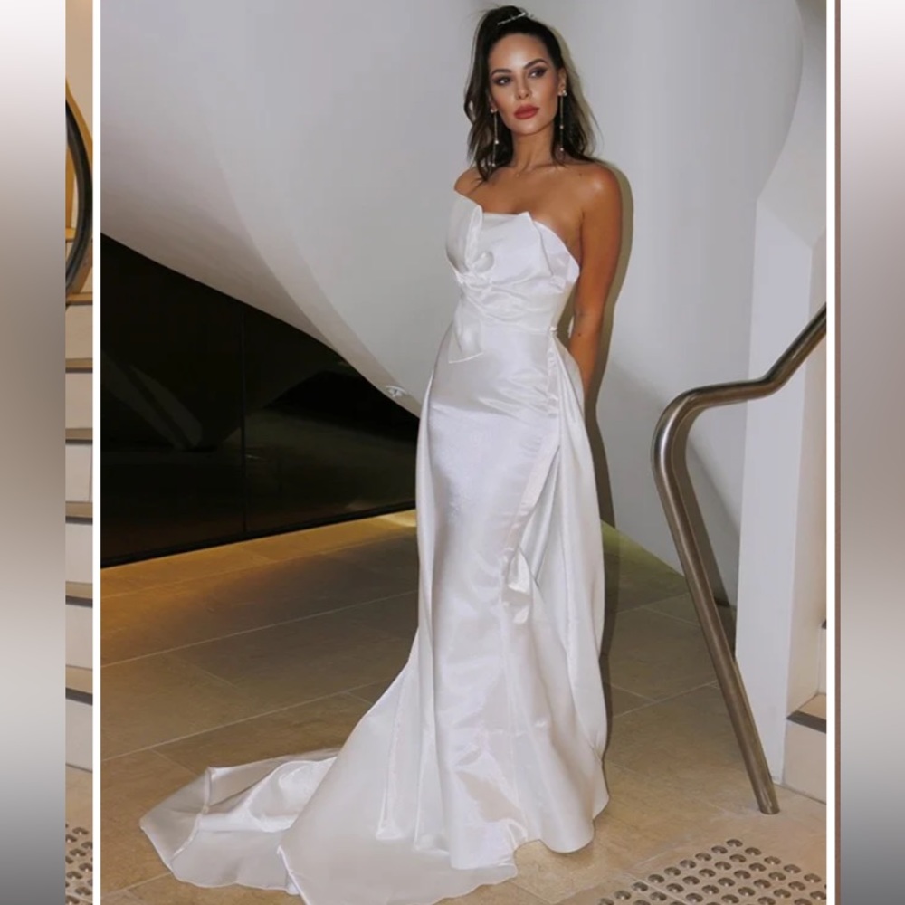 Brand New A-Line/Princess Satin Wedding Dress w/Detachable Train, Size 16